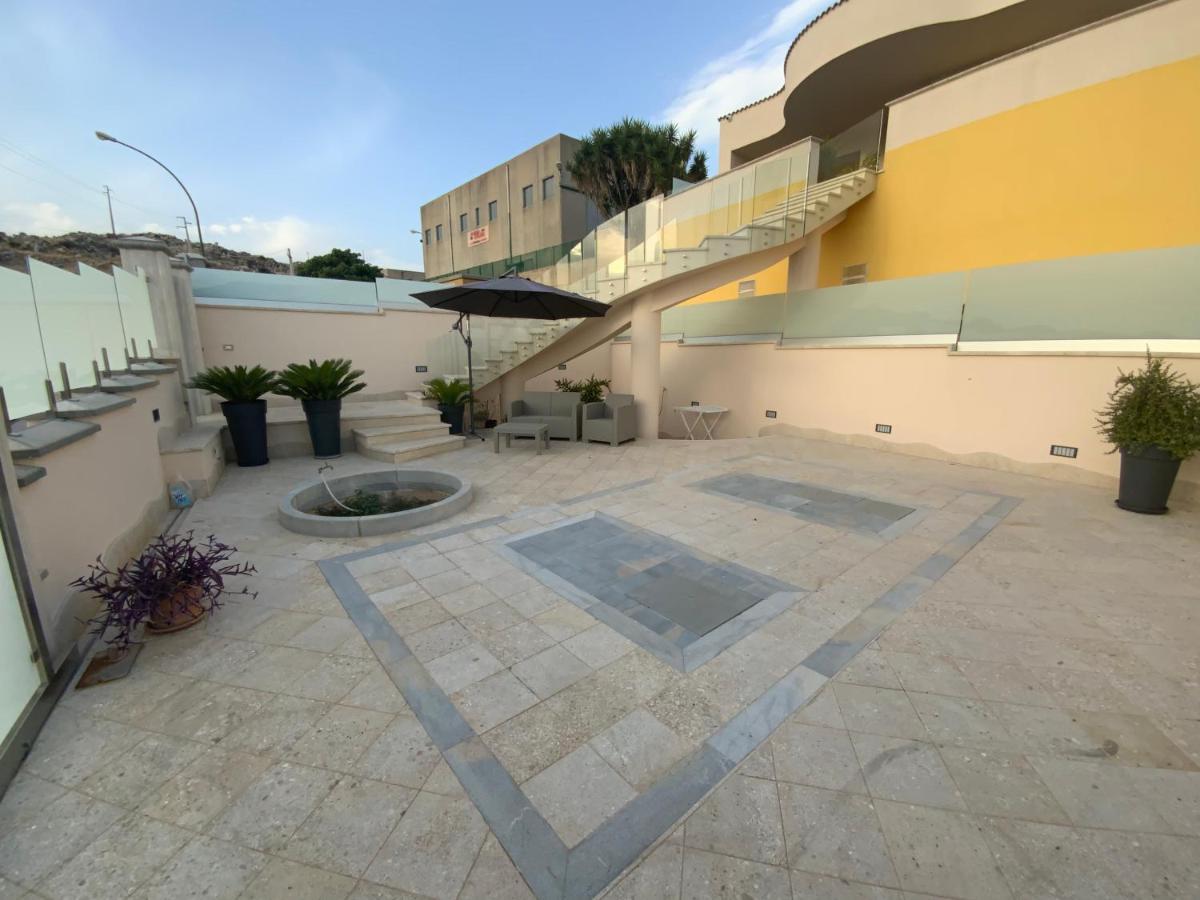 Oasi Nel Deserto Bed & Breakfast Custonaci Bagian luar foto